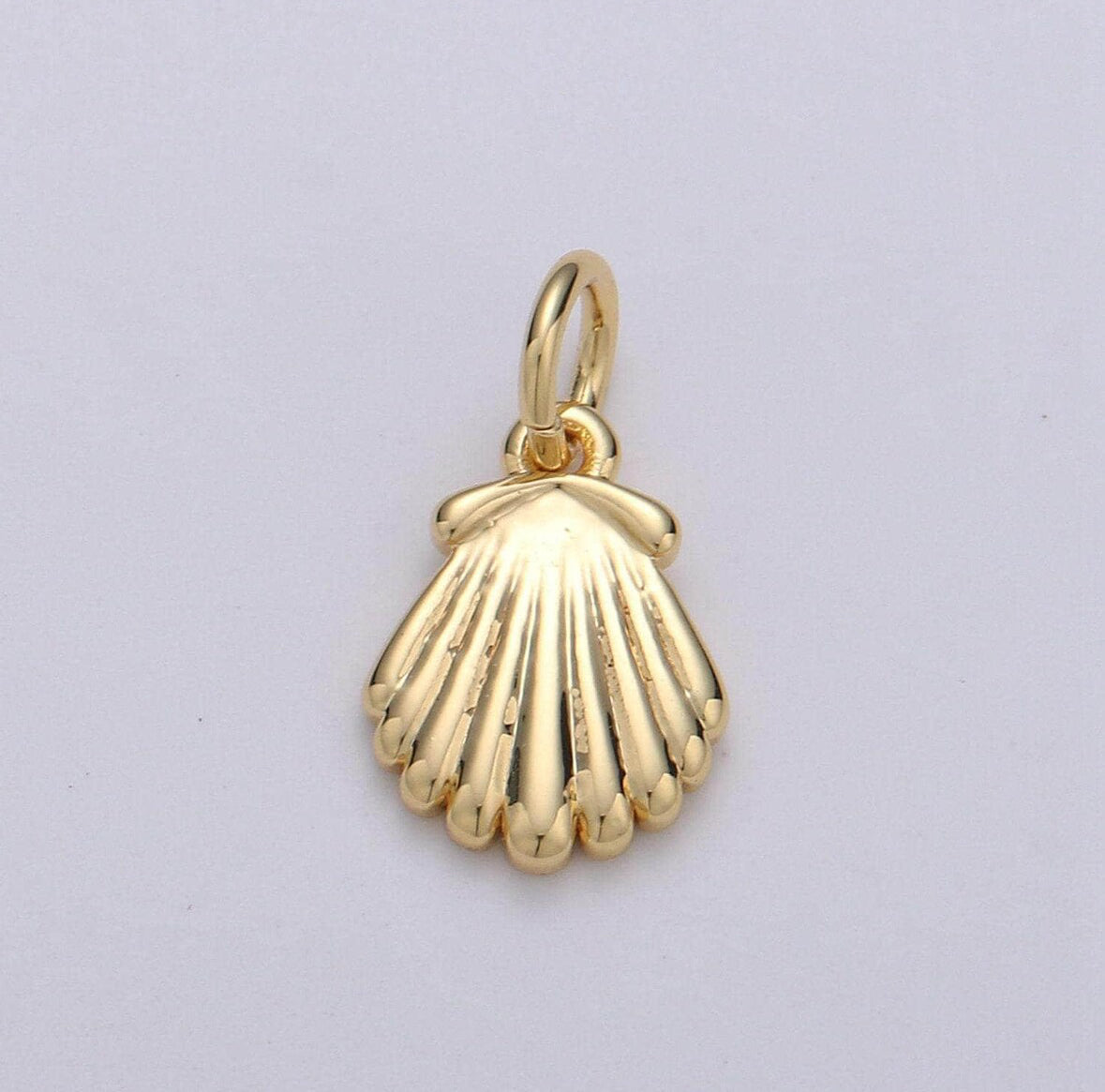 Shell Charm Gold